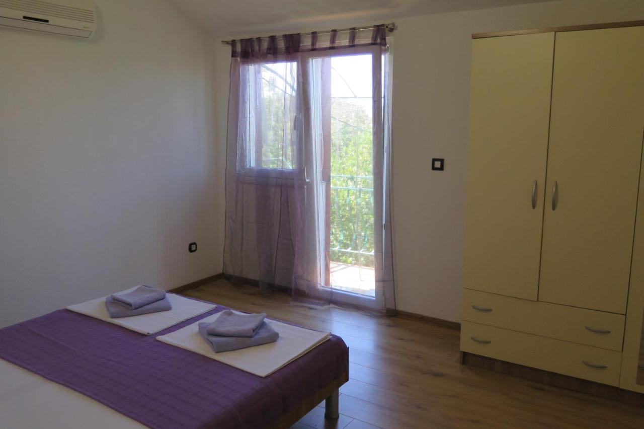 Lumbrela Apartments Starigrad Paklenica Extérieur photo