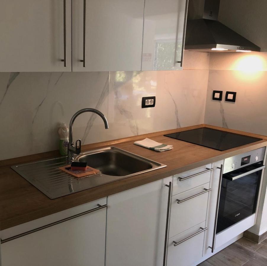 Lumbrela Apartments Starigrad Paklenica Extérieur photo