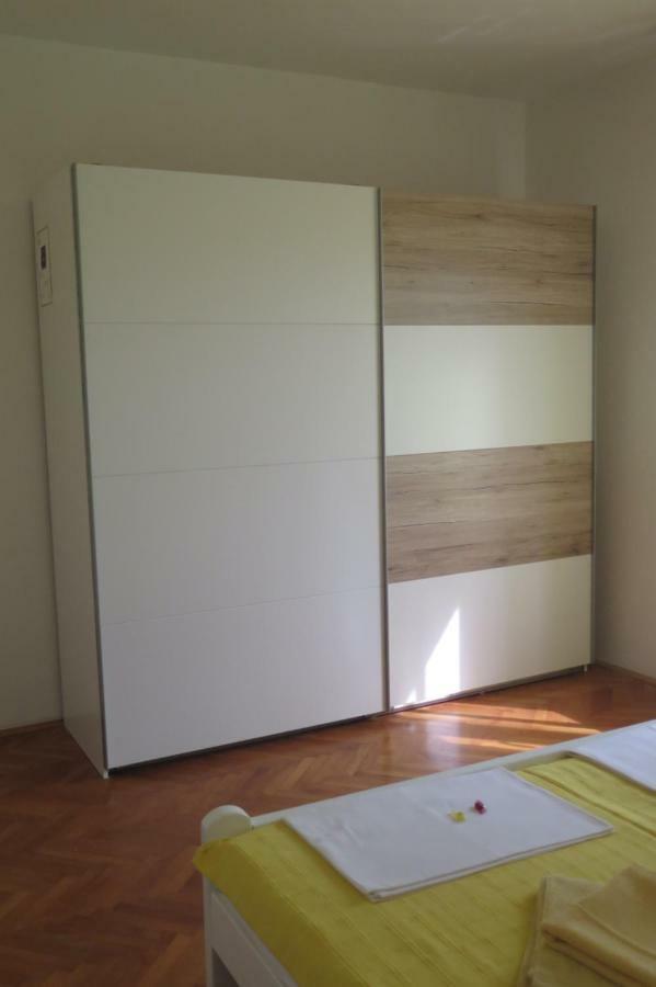 Lumbrela Apartments Starigrad Paklenica Extérieur photo