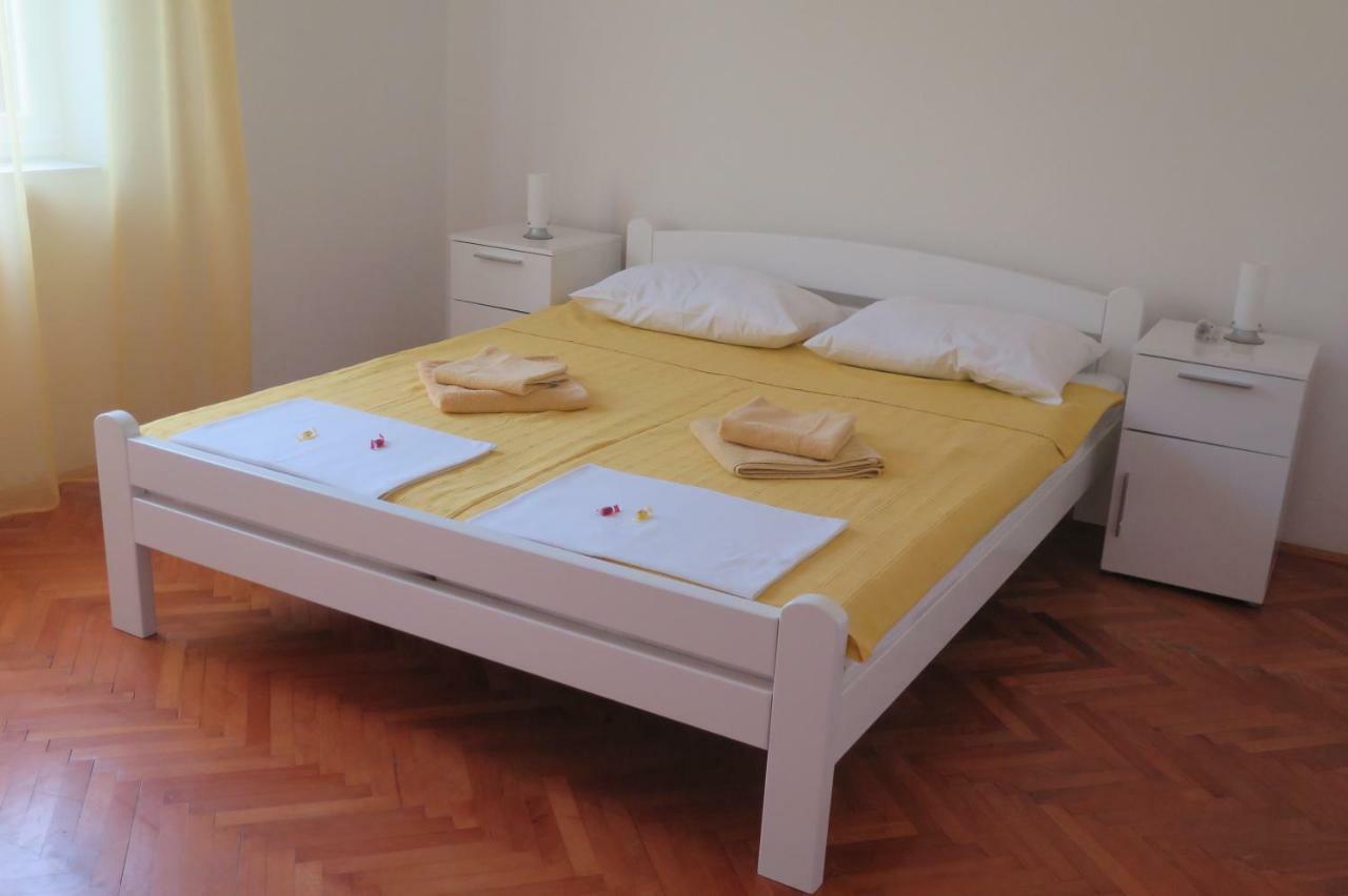 Lumbrela Apartments Starigrad Paklenica Extérieur photo
