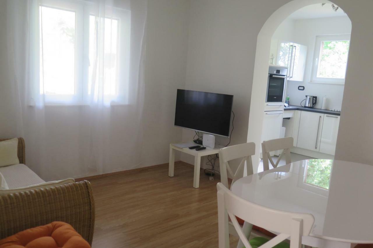 Lumbrela Apartments Starigrad Paklenica Extérieur photo