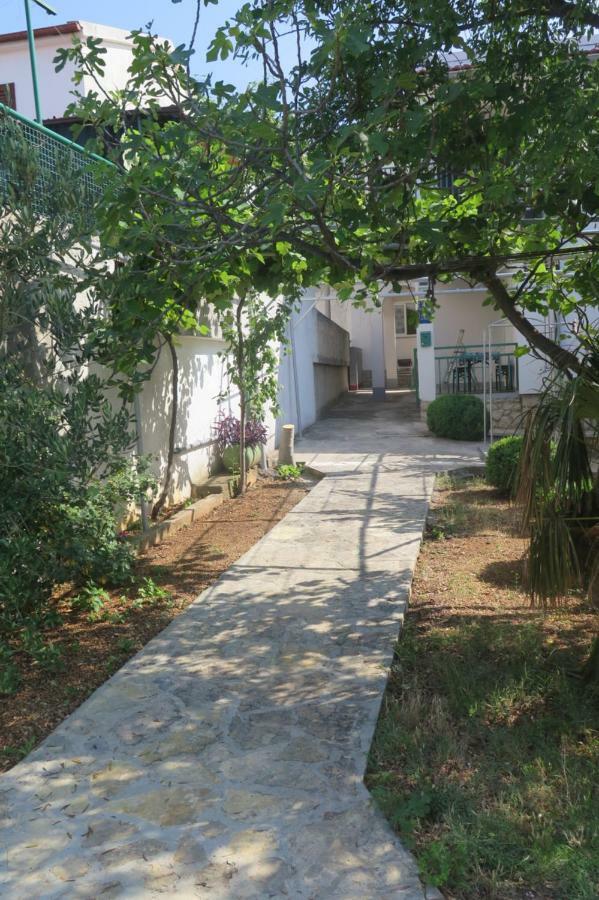 Lumbrela Apartments Starigrad Paklenica Extérieur photo