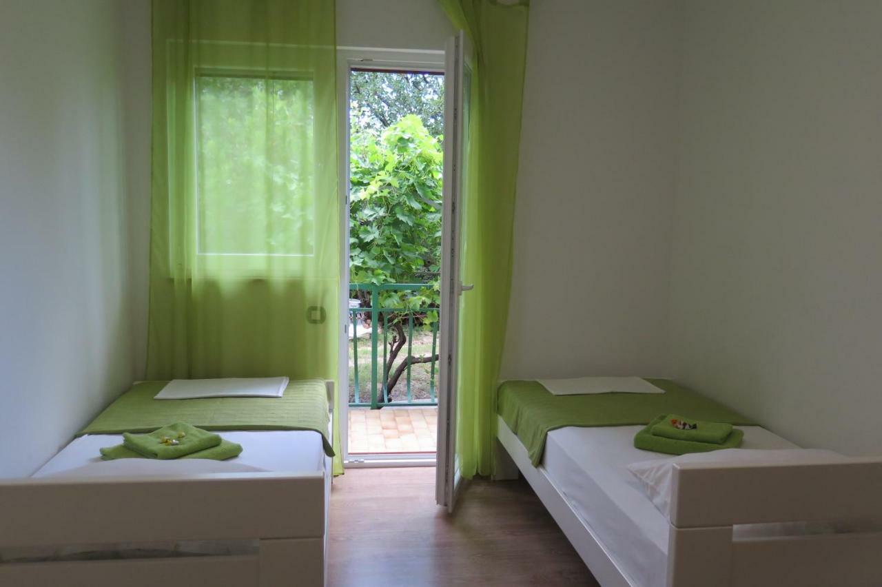 Lumbrela Apartments Starigrad Paklenica Extérieur photo
