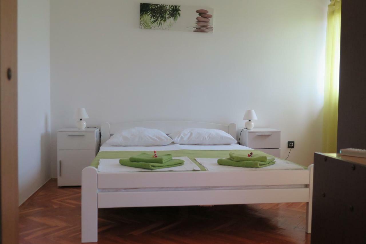 Lumbrela Apartments Starigrad Paklenica Extérieur photo
