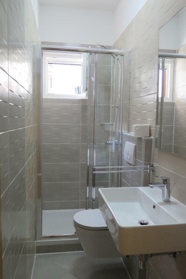 Lumbrela Apartments Starigrad Paklenica Extérieur photo